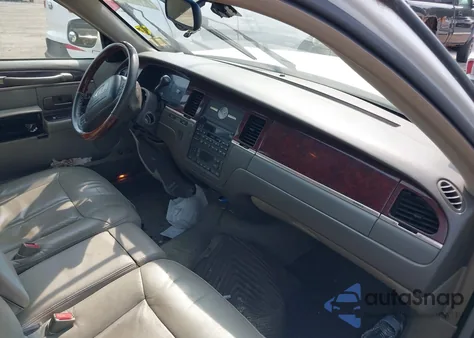 2003 Lincoln Town Car Cartier из США, поврежденный, VIN 1LNHM83W53Y639708